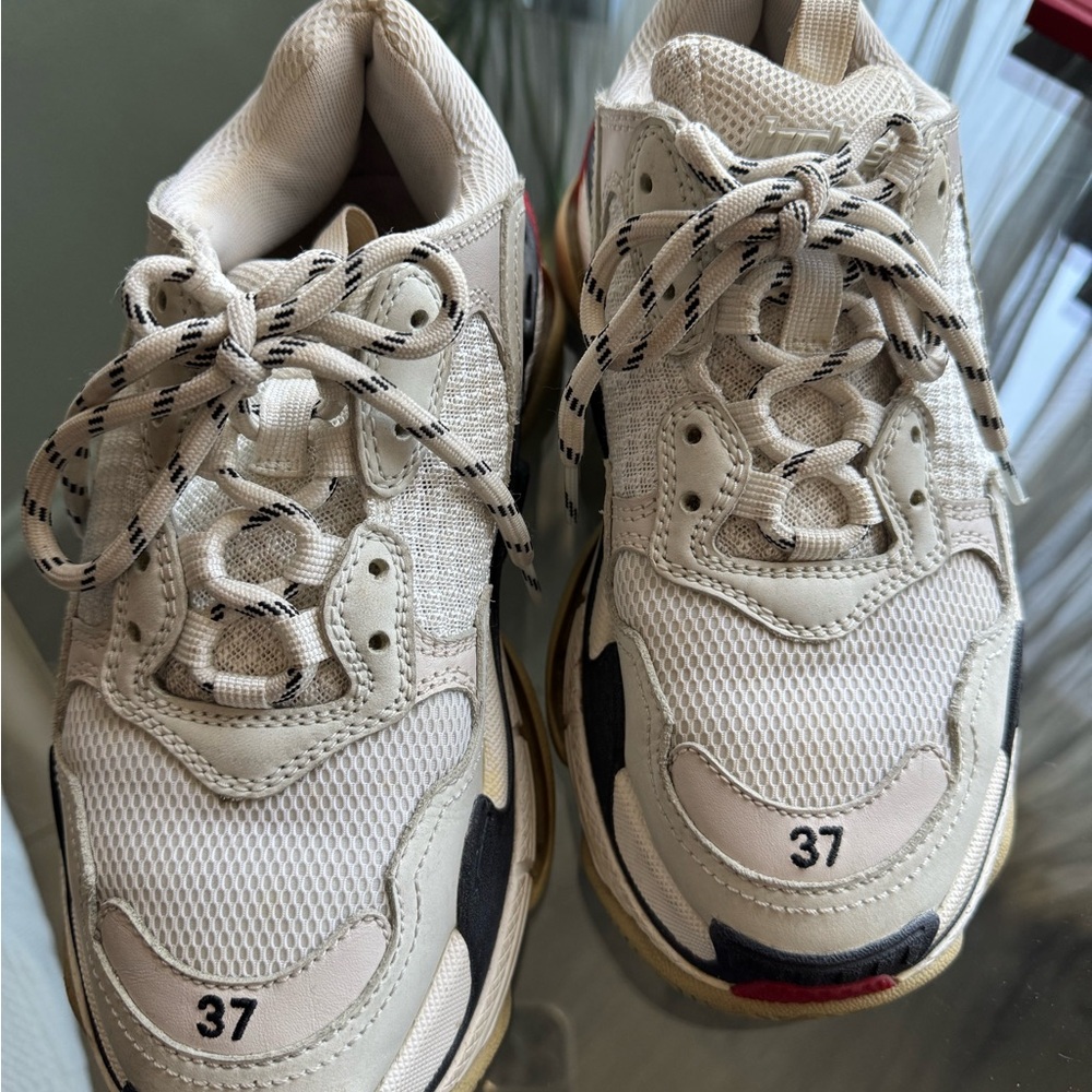Balenciaga Women's Cream Sneakers - Picture 3 of 5